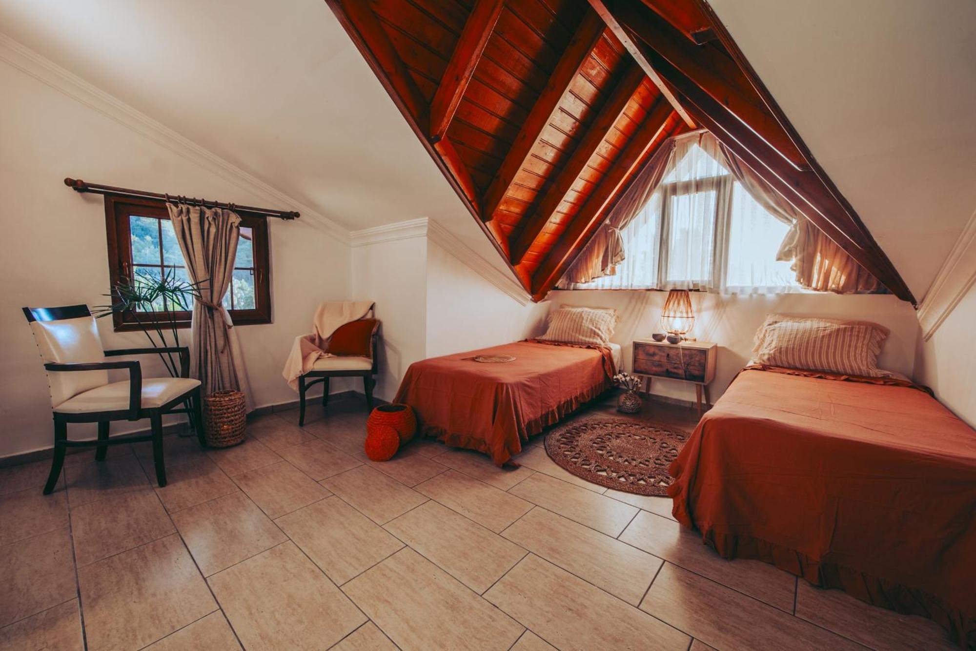 Mesken Inn Hotel Гьочек Екстериор снимка