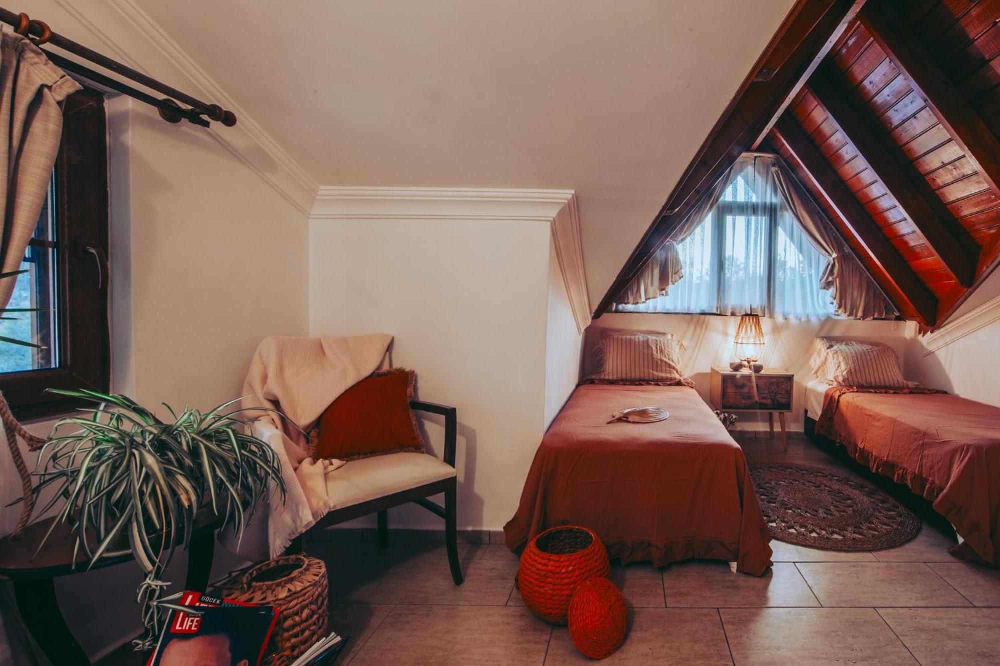 Mesken Inn Hotel Гьочек Екстериор снимка