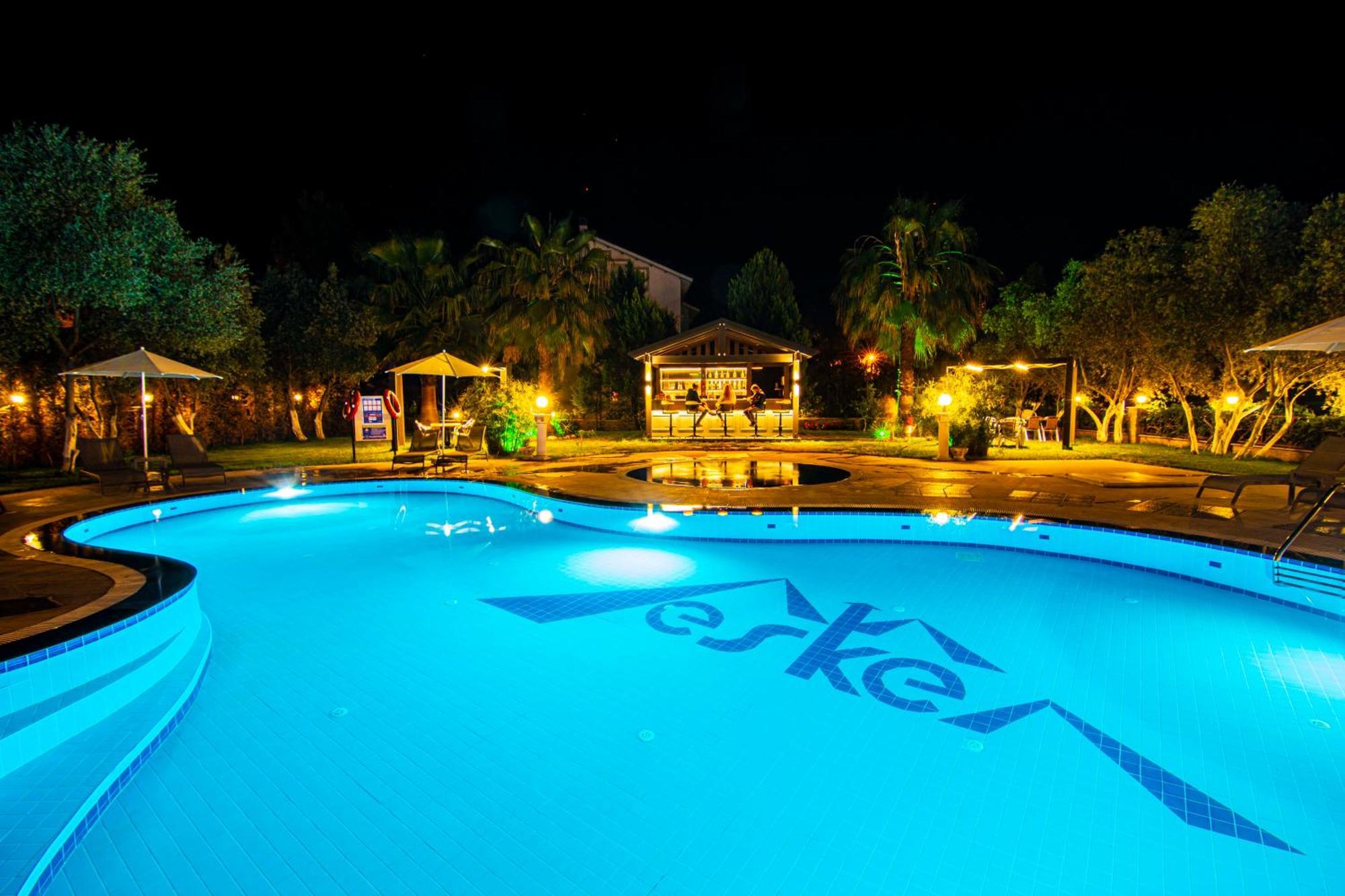 Mesken Inn Hotel Гьочек Екстериор снимка