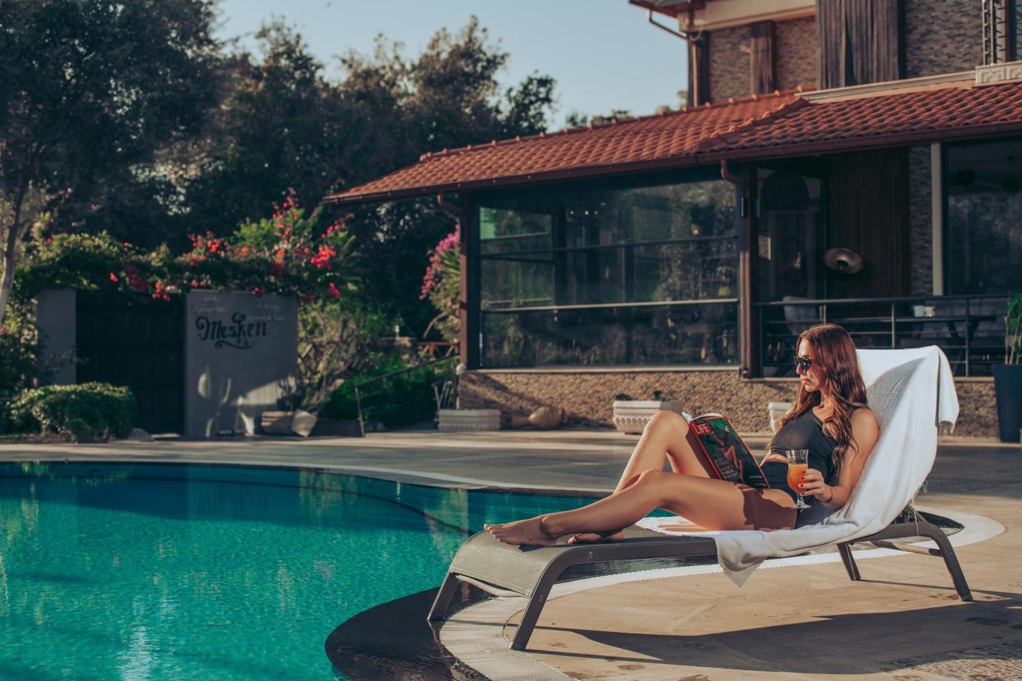 Mesken Inn Hotel Гьочек Екстериор снимка