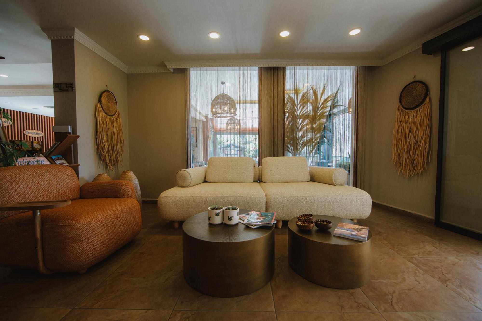 Mesken Inn Hotel Гьочек Екстериор снимка
