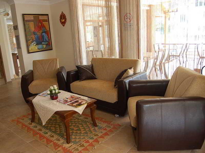 Mesken Inn Hotel Гьочек Екстериор снимка
